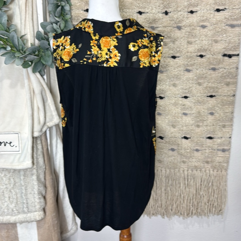 INC International Concepts Black and Yellow Floral sleeveless Blouse size XL - Picture 6 of 8